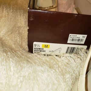 Patent Leather Cream and brown trim Bandolino heels size 9.5